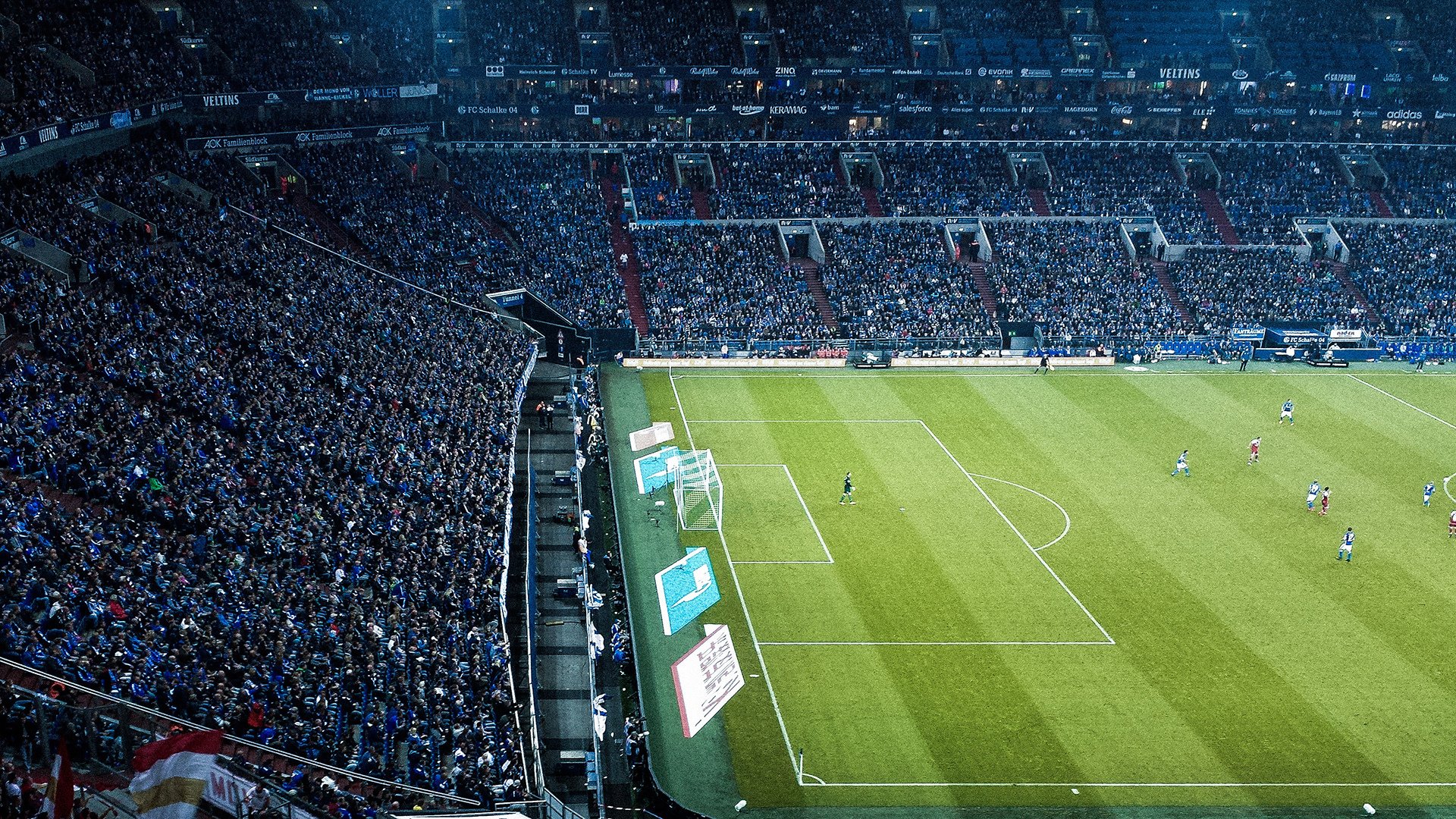 “万众瞩目的季后赛首轮大战，冠军悬念再升级”，季后赛首轮几场